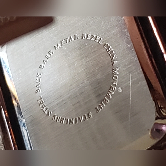 Floral Motifs, a Beautiful Copper Quartz Women's Watch Bracelet . - Picture 8 of 12